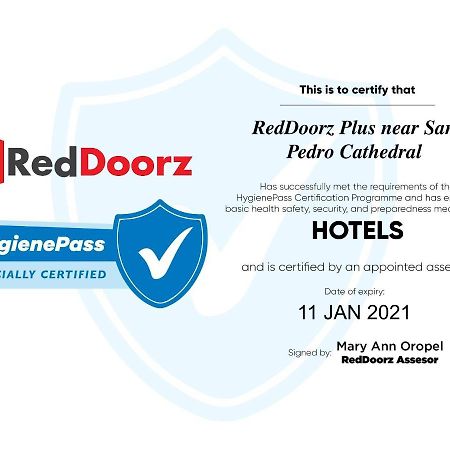 RedDoorz Plus near San Pedro Cathedral Davao City Buitenkant foto