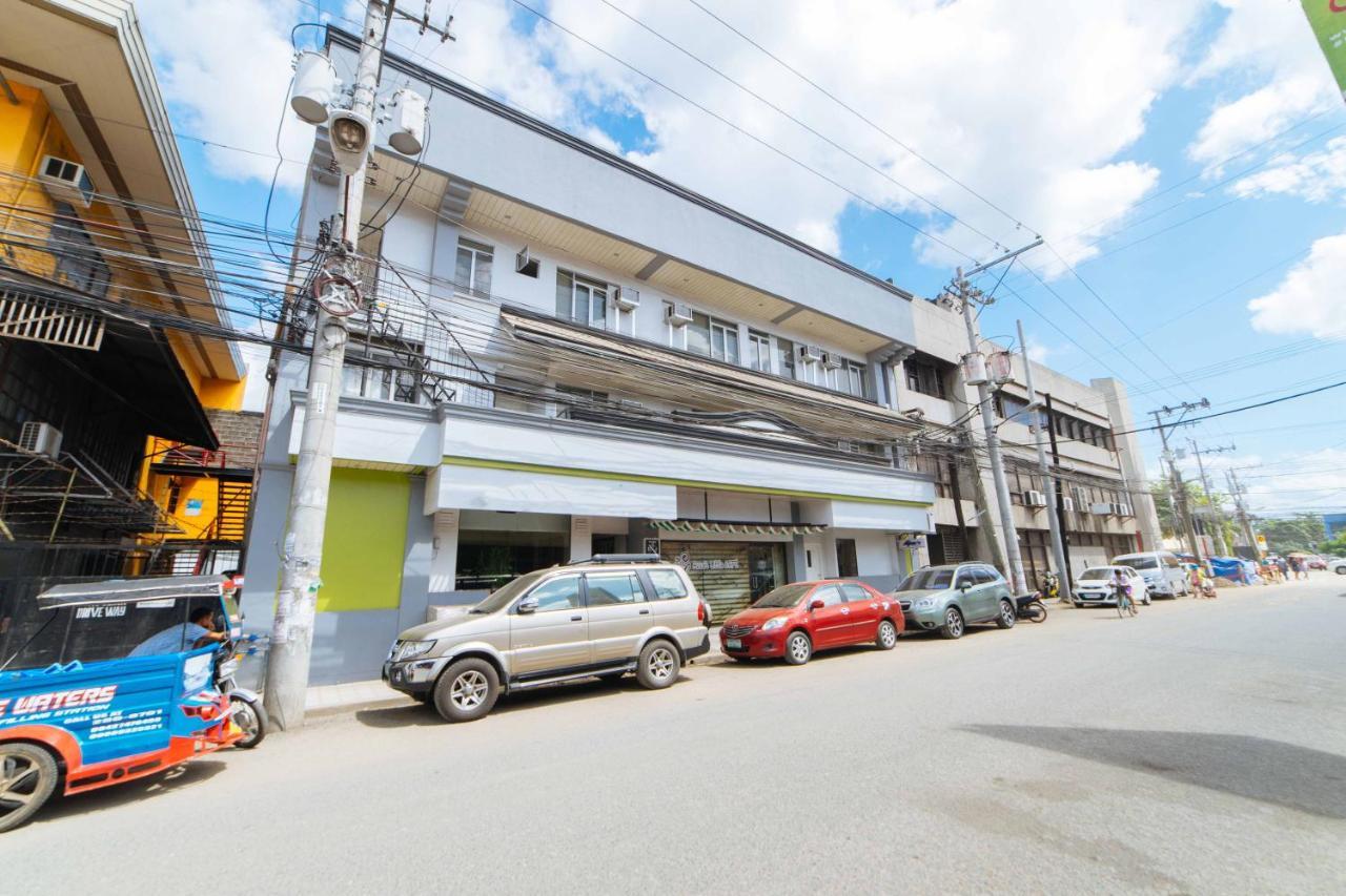 RedDoorz Plus near San Pedro Cathedral Davao City Buitenkant foto