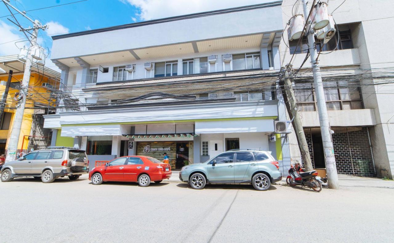 RedDoorz Plus near San Pedro Cathedral Davao City Buitenkant foto