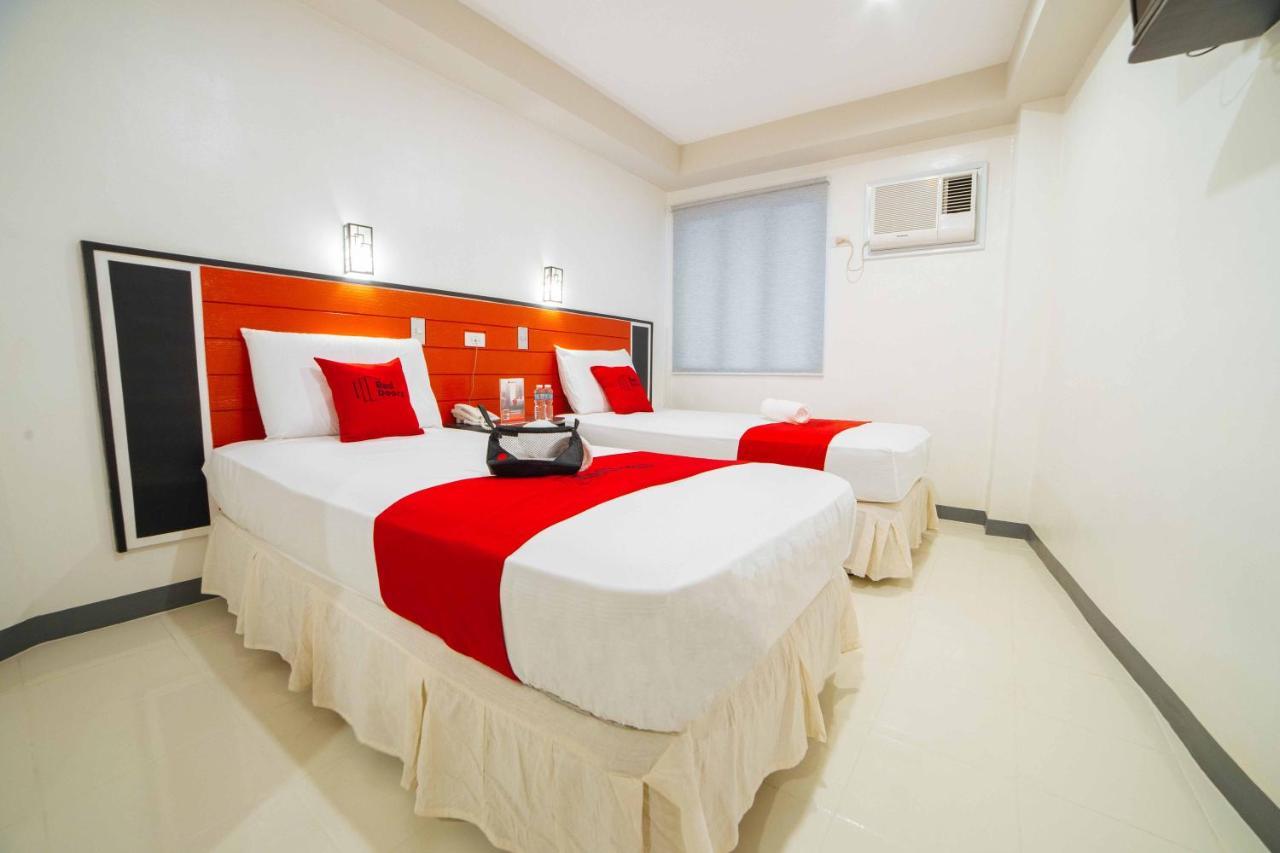 RedDoorz Plus near San Pedro Cathedral Davao City Buitenkant foto