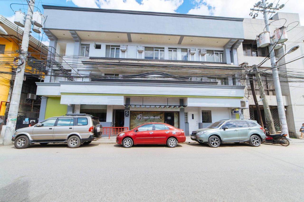 RedDoorz Plus near San Pedro Cathedral Davao City Buitenkant foto